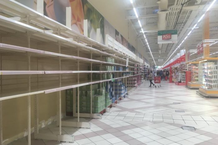 El comercio no echa el cierre