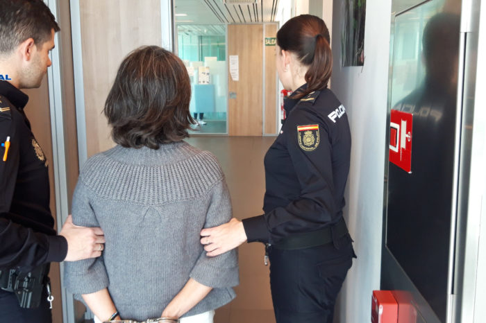 Detenida una mujer por estafar a la empresa de mensajería en la que trabajaba