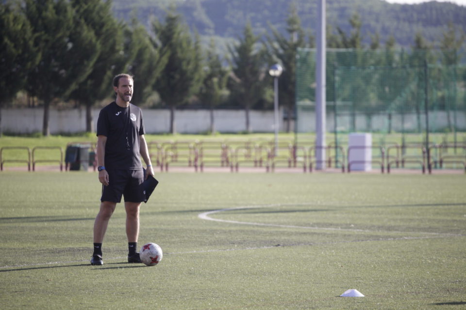 David Ochoa, en el primer entrenamiento de la pretemporada 2018-19 al frente de la SDL. / CLARA LARREA