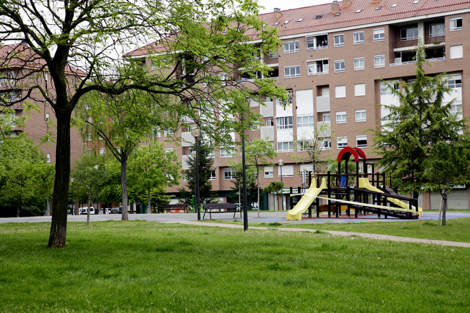 Los parques seguirán estando vacíos de niños. / Ingrid