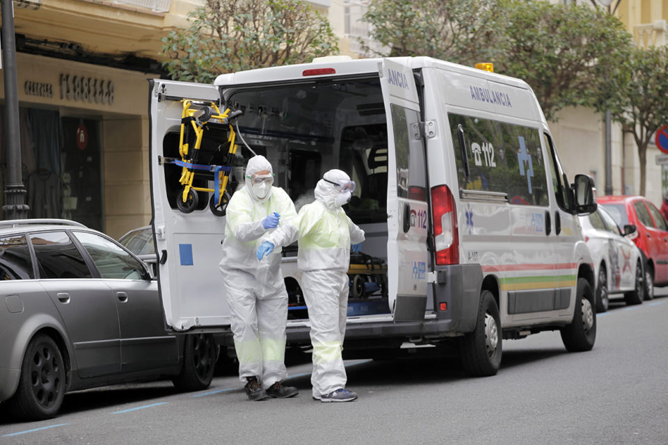 Trabajadores sanitarios en una imagen de archivo.