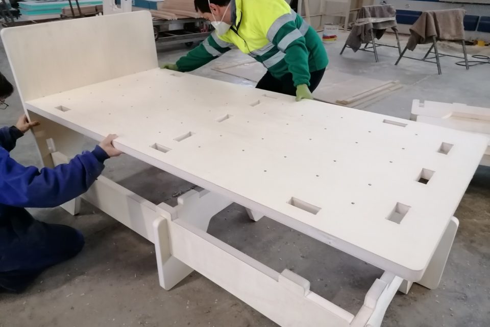 Cama ultraligera fabricada por Garnica para los hospitales y residencias españoles. / NR