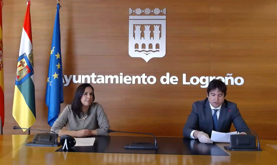 Esmeralda Campos y Javier Galiana, durante la rueda de prensa. / NR