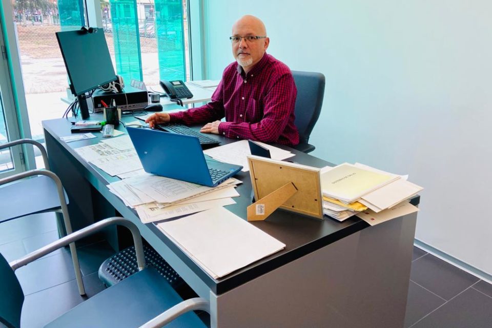 Javier Iruzubieta, director de la Escuela de Enfermería./NR