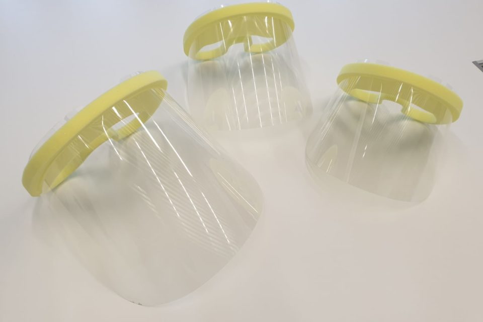 Pantallas de protección de tres tamaños diferentes. /NR