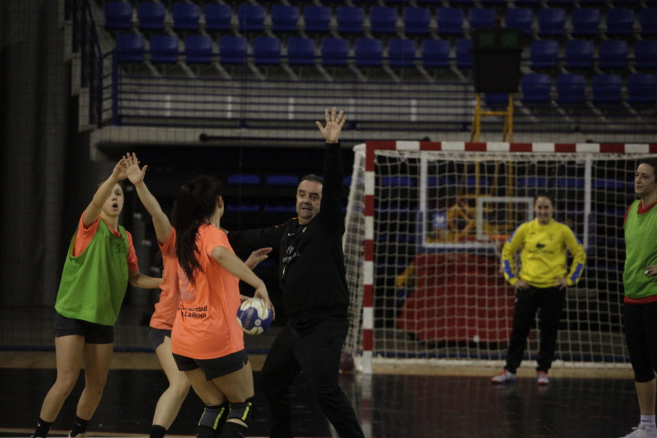 Manu Etayo, durante un entrenamiento esta temporada. / CLARA LARREA