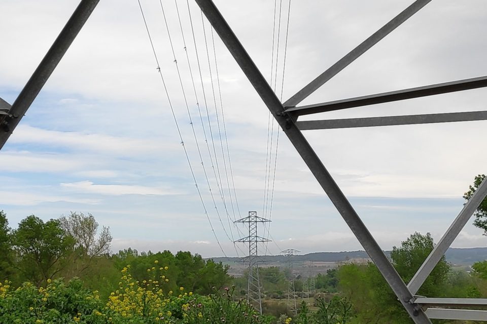 Con un tramo subterráneo de 500 metros en su salida de la subestación y 18 km de tramo aéreo./NR